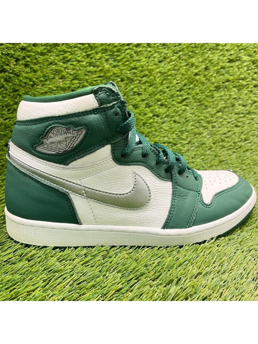Nike Air Jordan 1 High OG Mens Size 9.5 Green White Athletic Shoes Sneakers